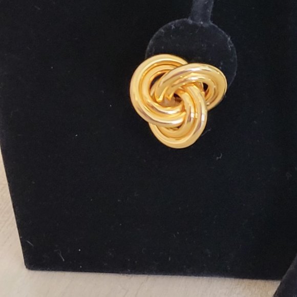 Erwin Pearl Knot Earrings - Picture 9 of 9